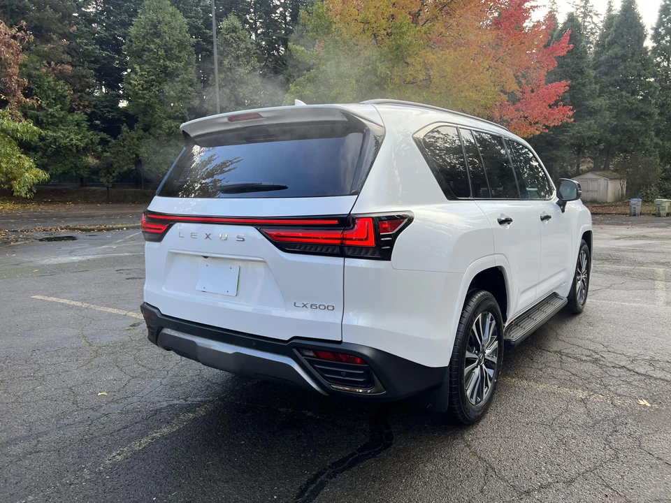 2022 Lexus LX 4th Gen - Image 16 of 31