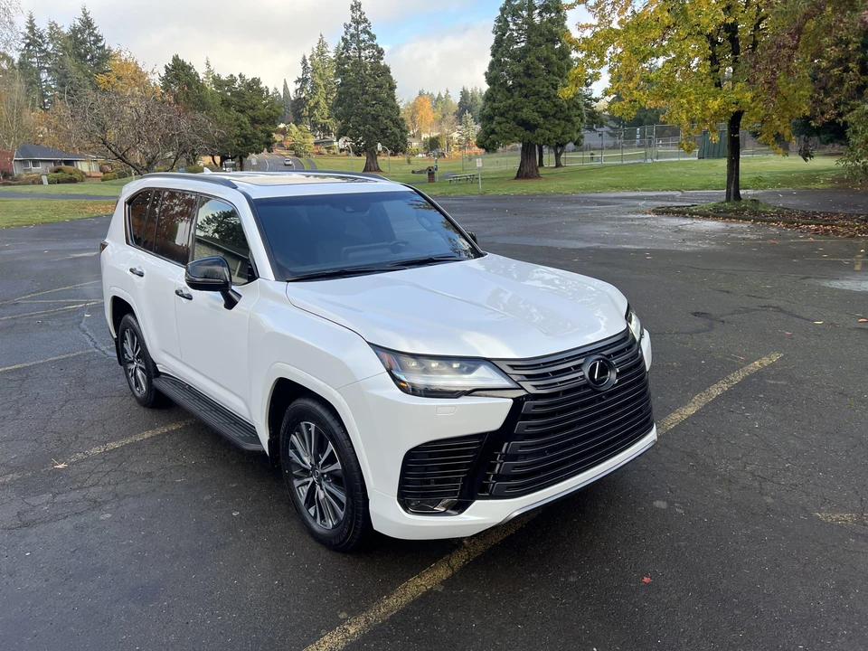 2022 Lexus LX 4th Gen - Image 21 of 31