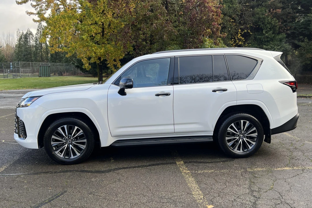 2022 Lexus LX 4th Gen - Image 3 of 31