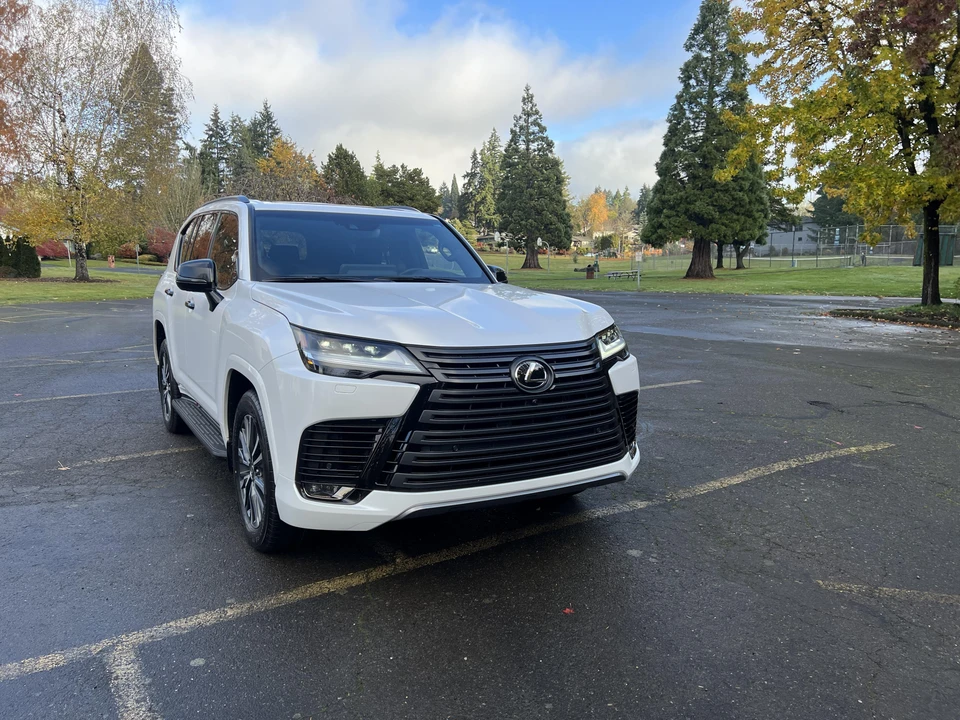 2022 Lexus LX 4th Gen - Image 24 of 31