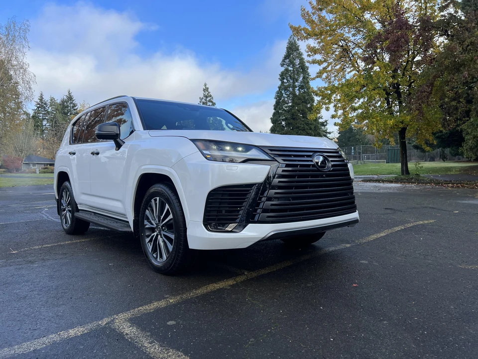 2022 Lexus LX 4th Gen - Image 22 of 31