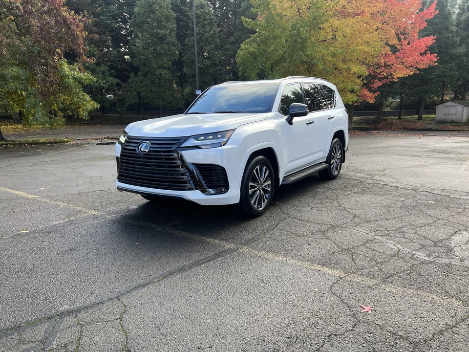 2022 Lexus LX 4th Gen - Image 8 of 31