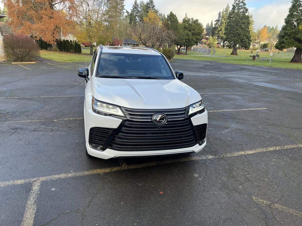2022 Lexus LX 4th Gen - Image 25 of 31