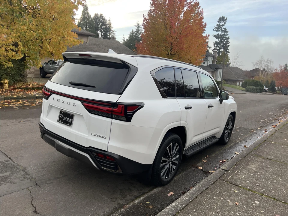 2022 Lexus LX 4th Gen - Image 17 of 31