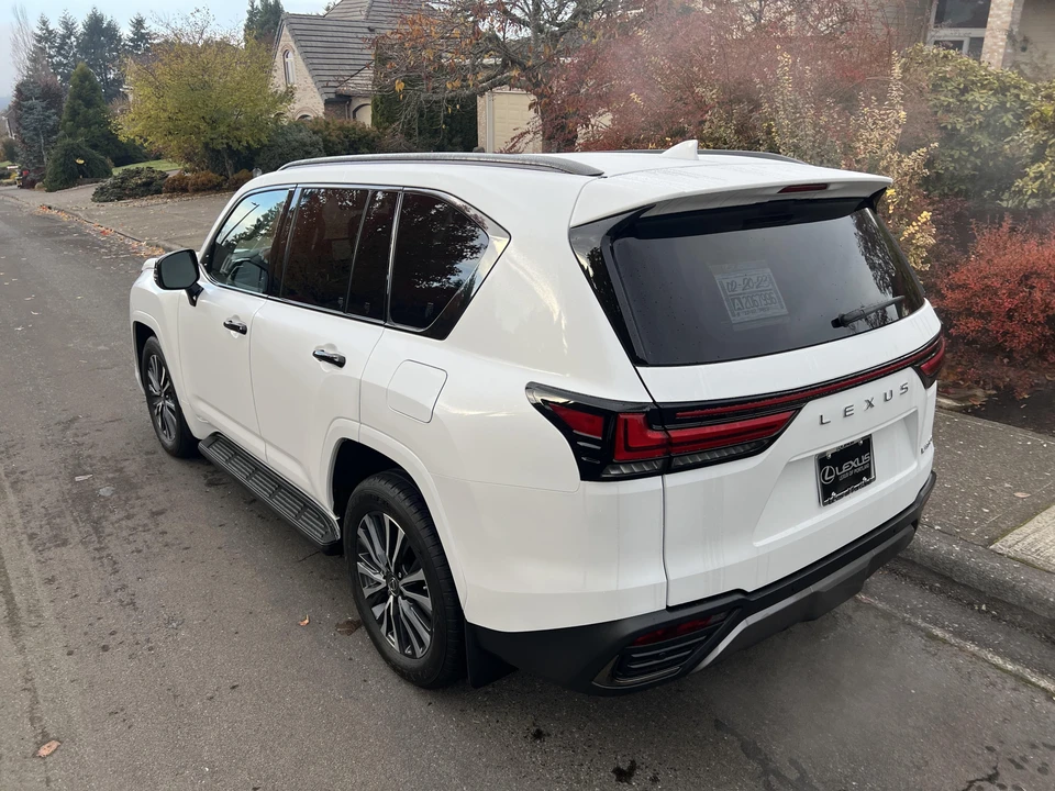 2022 Lexus LX 4th Gen - Image 14 of 31