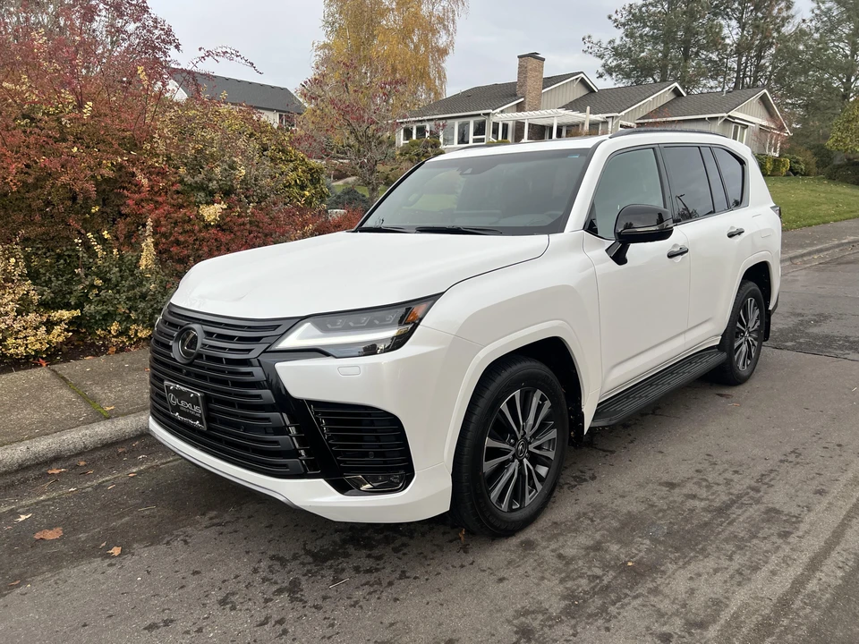 2022 Lexus LX 4th Gen - Image 9 of 31