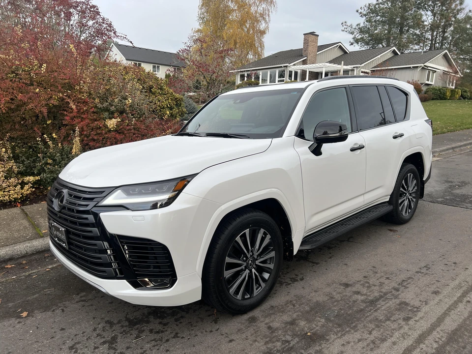 2022 Lexus LX 4th Gen - Image 10 of 31