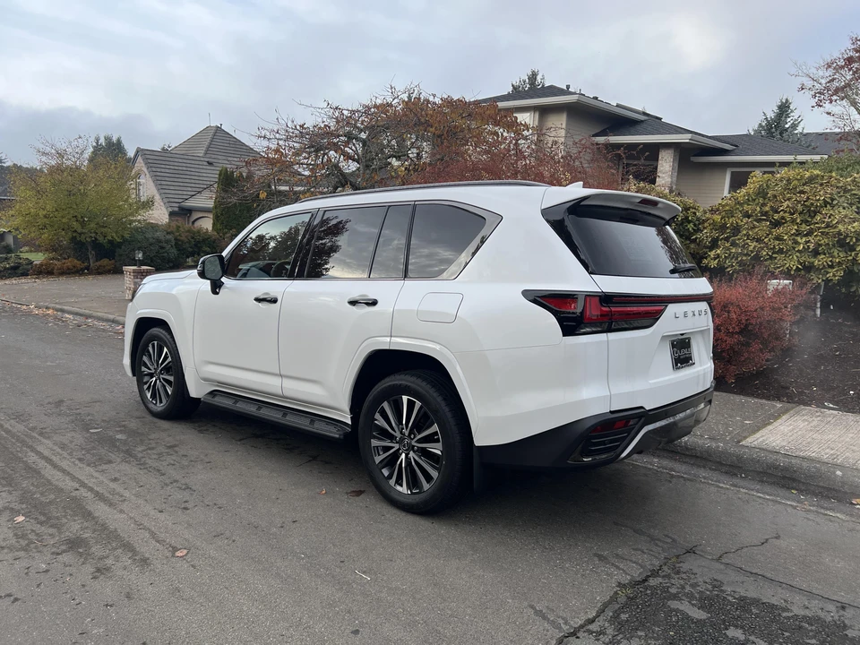 2022 Lexus LX 4th Gen - Image 13 of 31