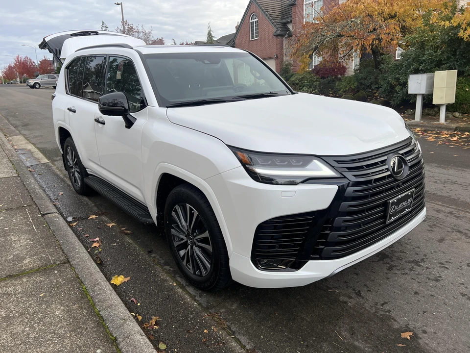 2022 Lexus LX 4th Gen - Image 20 of 31