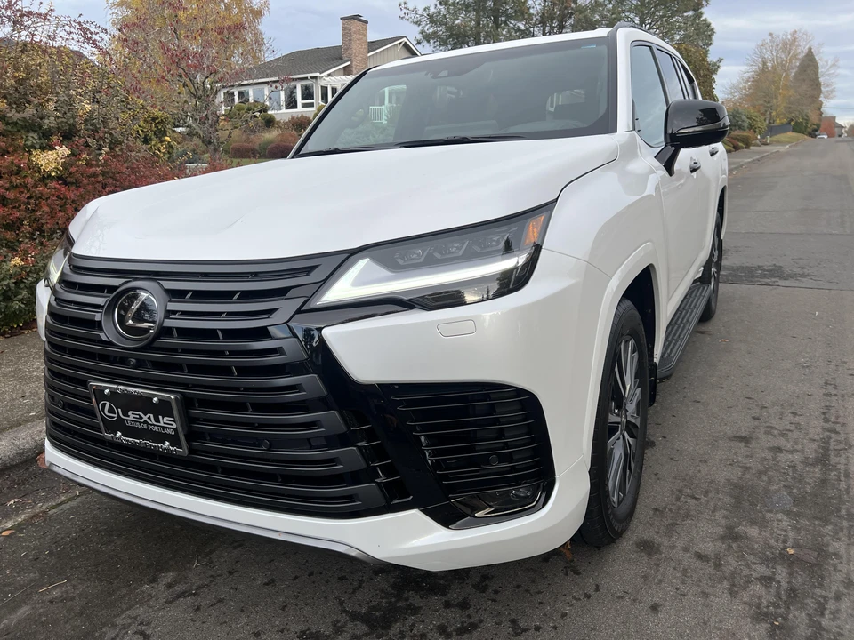 2022 Lexus LX 4th Gen - Image 7 of 31