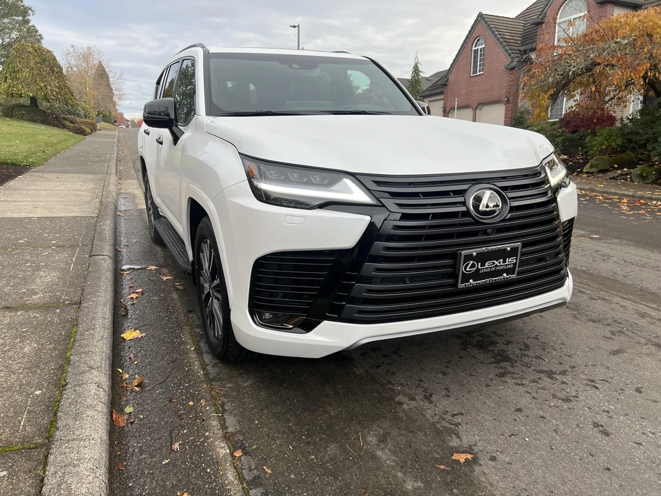 2022 Lexus LX 4th Gen - Image 23 of 31