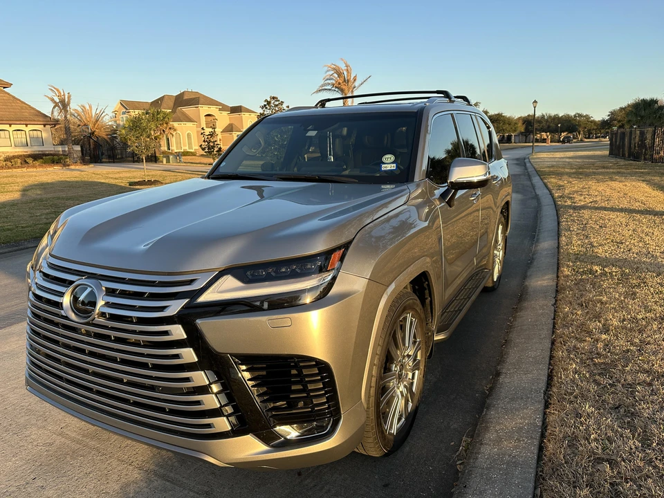 2022 Lexus LX 4th Gen - Image 9 of 31