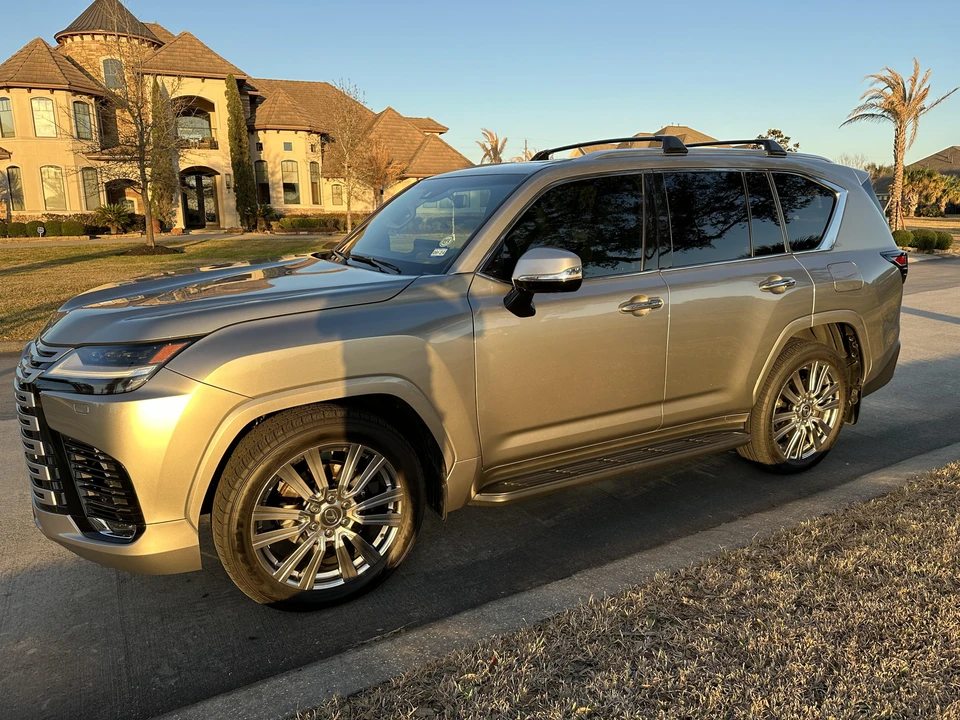 2022 Lexus LX 4th Gen - Image 11 of 31