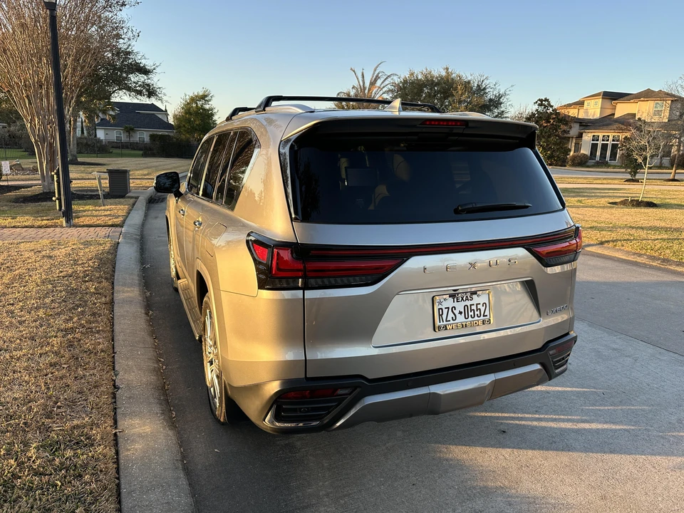 2022 Lexus LX 4th Gen - Image 19 of 31