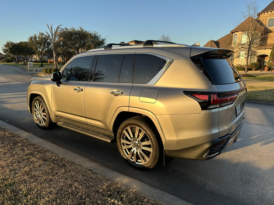 2022 Lexus LX 4th Gen - Image 15 of 31