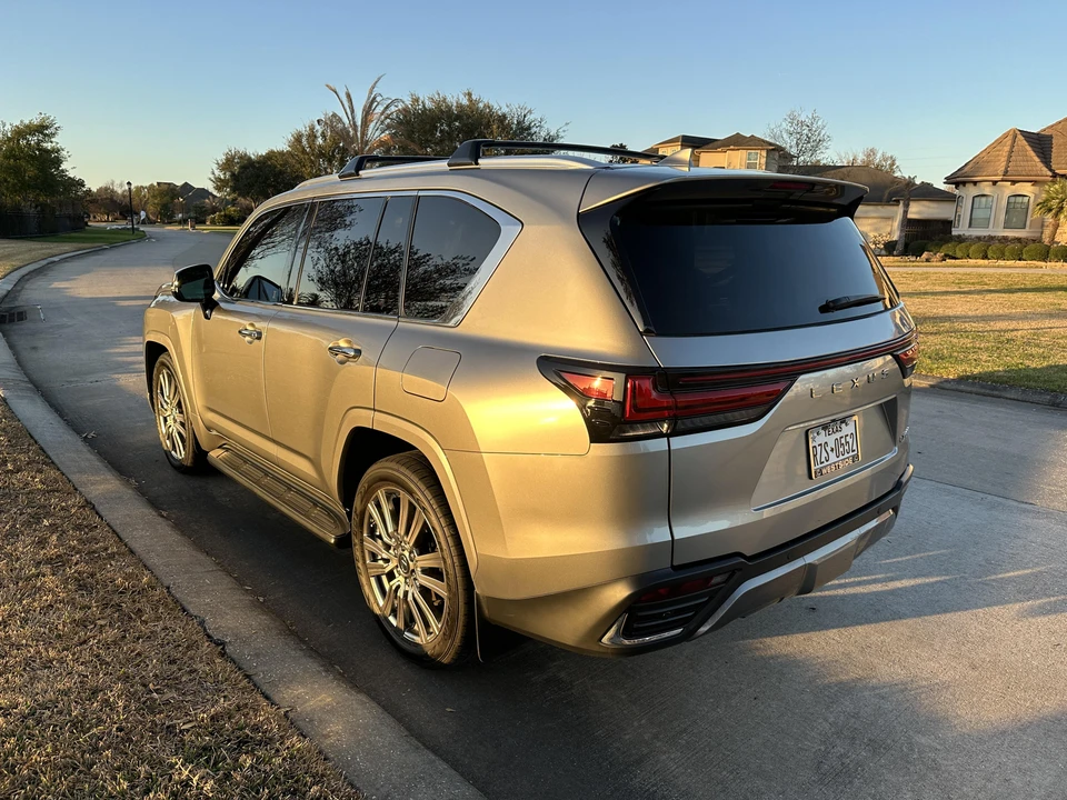 2022 Lexus LX 4th Gen - Image 16 of 31
