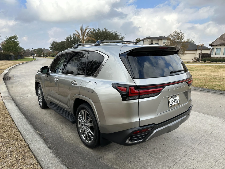 2022 Lexus LX 4th Gen - Image 17 of 31