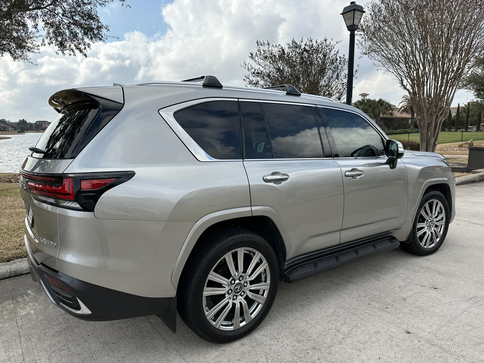 2022 Lexus LX 4th Gen - Image 28 of 31
