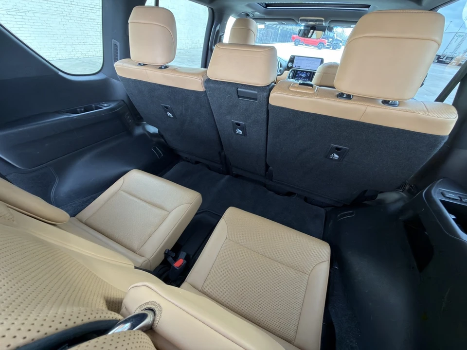 2022 Lexus LX 4th Gen - Image 20 of 21