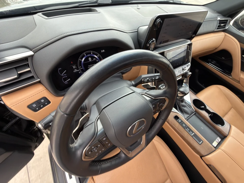 2022 Lexus LX 4th Gen - Image 18 of 21