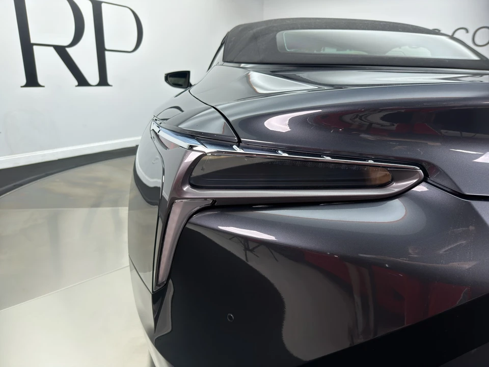 2022 Lexus LC - Image 20 of 22