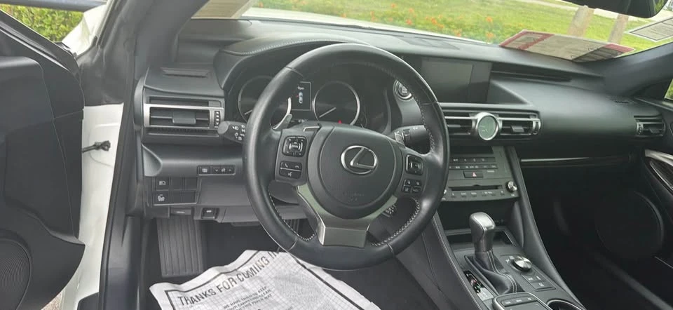 2022 Lexus RC - Image 5 of 5