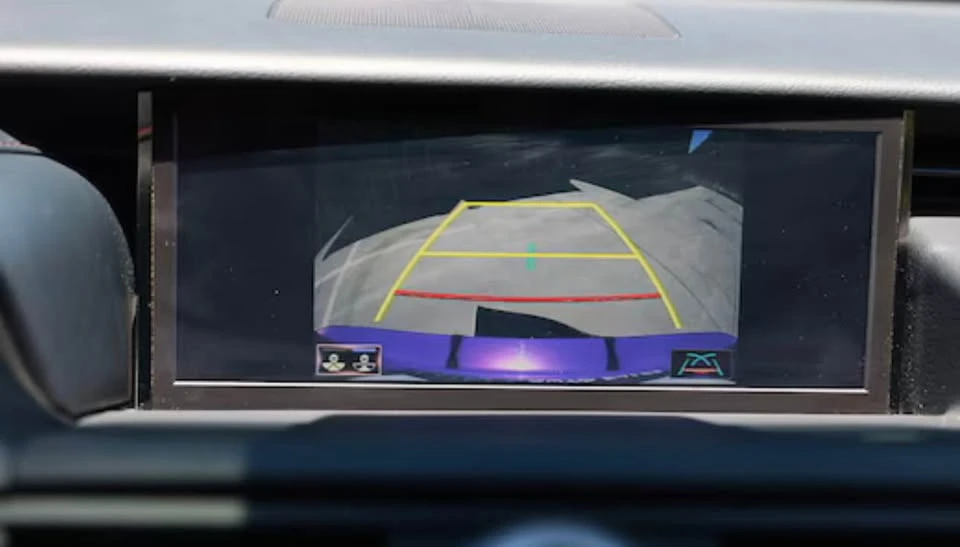 2022 Lexus RC - Image 7 of 9