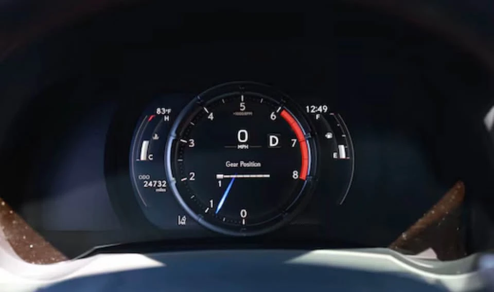2022 Lexus RC - Image 5 of 9