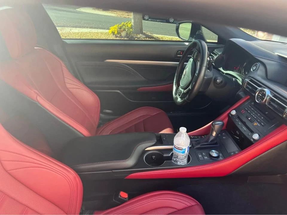 2022 Lexus RC F - Image 8 of 10