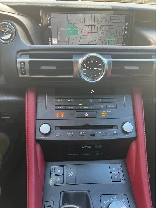 2022 Lexus RC F - Image 9 of 10