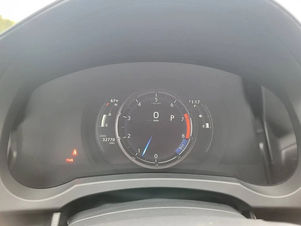 2022 Lexus RC - Image 18 of 20
