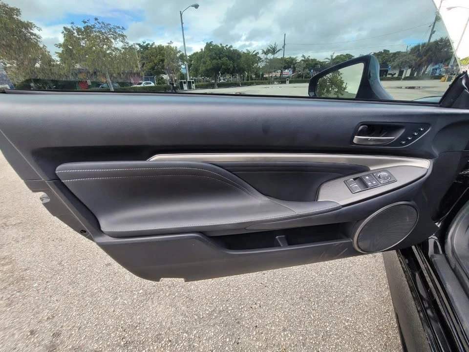 2022 Lexus RC - Image 19 of 20