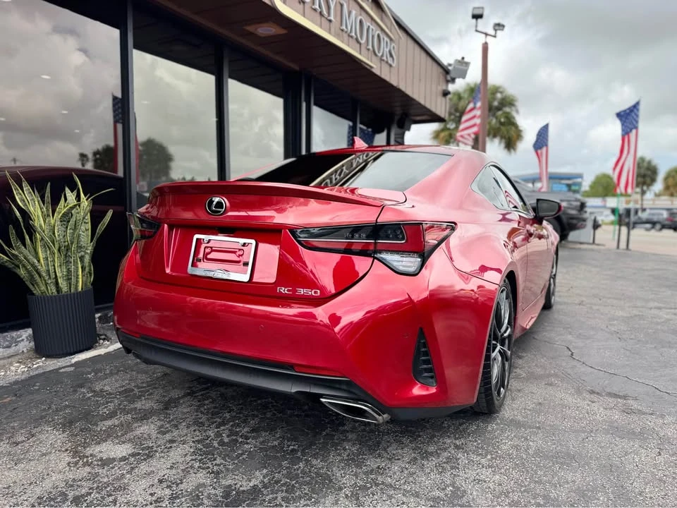2022 Lexus RC - Image 9 of 20