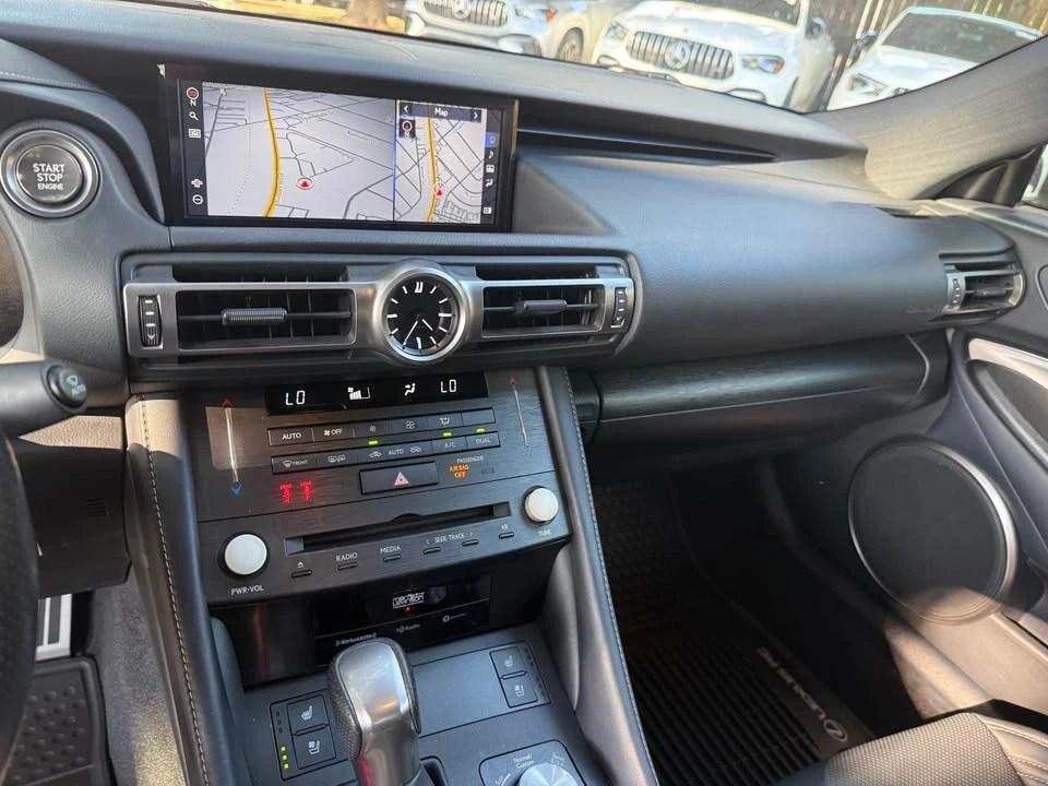 2022 Lexus RC - Image 10 of 14