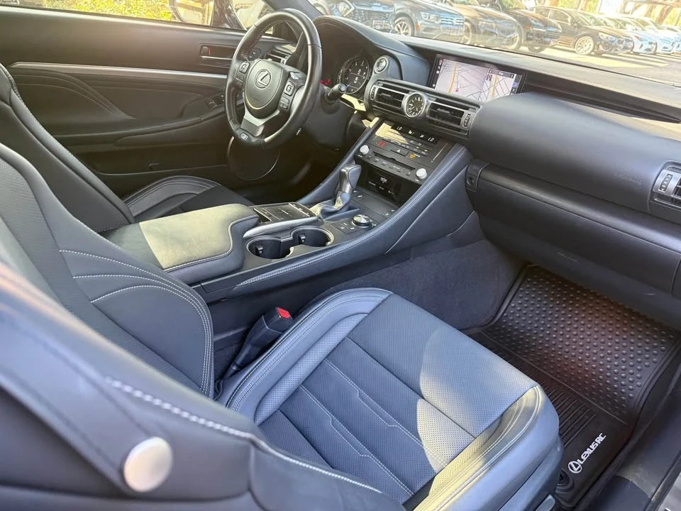 2022 Lexus RC - Image 12 of 14