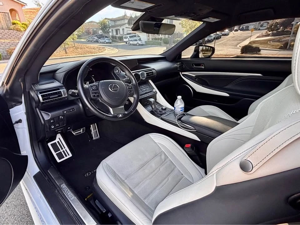 2022 Lexus RC - Image 6 of 12