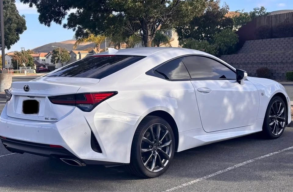 2022 Lexus RC - Image 5 of 12