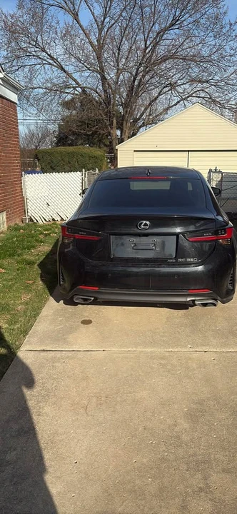 2022 Lexus RC - Image 9 of 11
