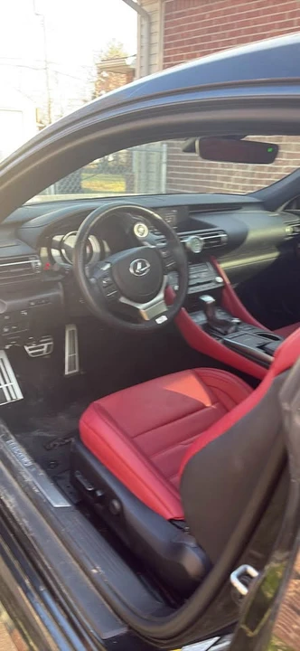 2022 Lexus RC - Image 6 of 11