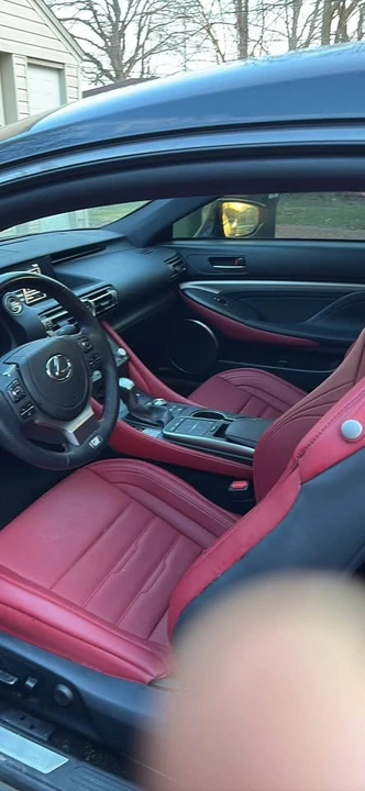 2022 Lexus RC - Image 11 of 16