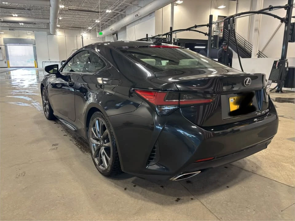 2022 Lexus RC - Image 4 of 10