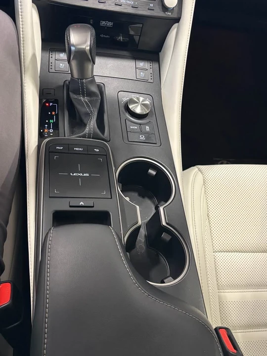 2022 Lexus RC - Image 10 of 10
