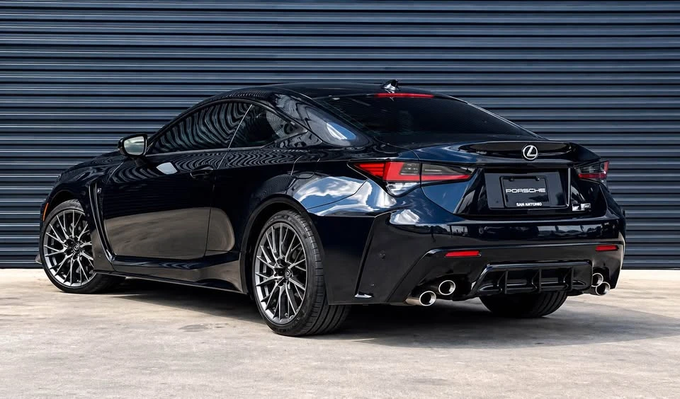 2022 Lexus RC F - Image 2 of 6