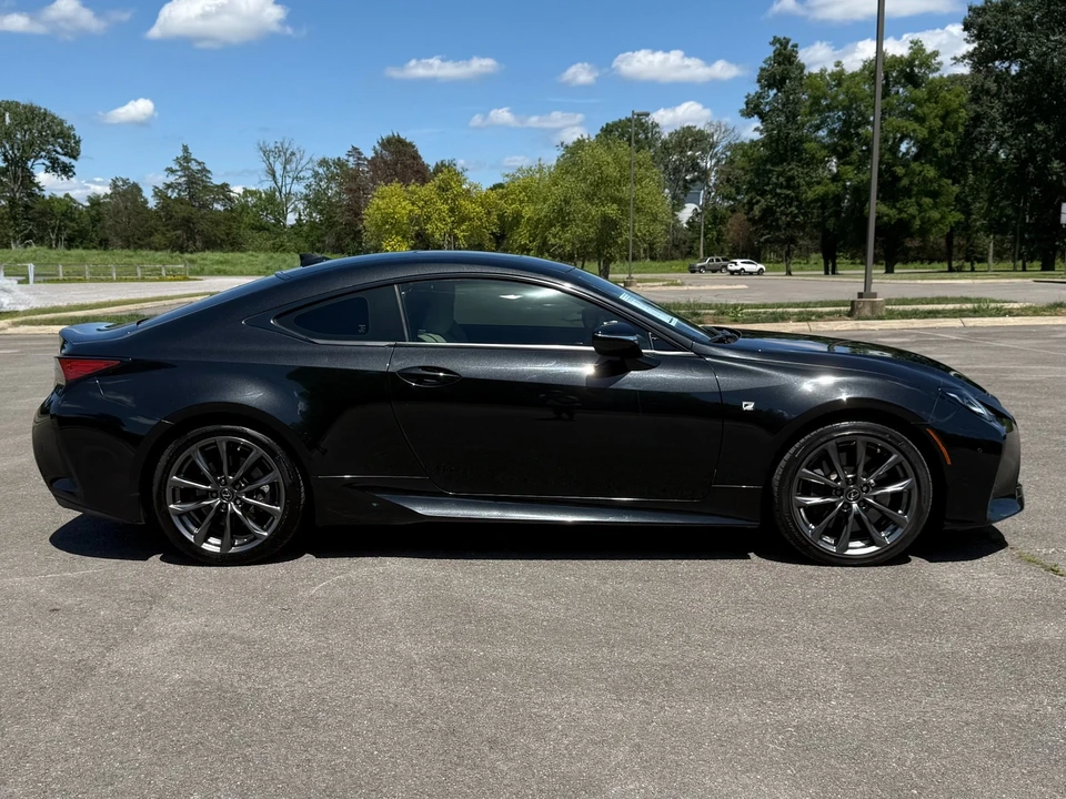 2022 Lexus RC - Image 7 of 31
