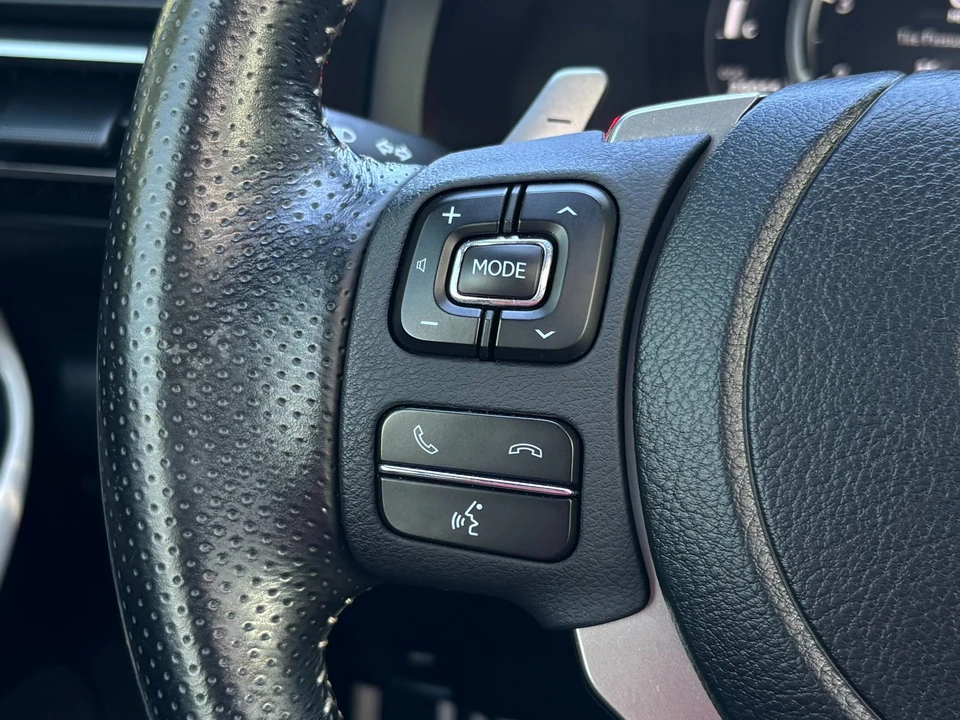 2022 Lexus RC - Image 31 of 31
