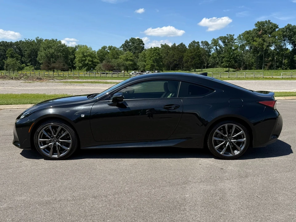 2022 Lexus RC - Image 8 of 31