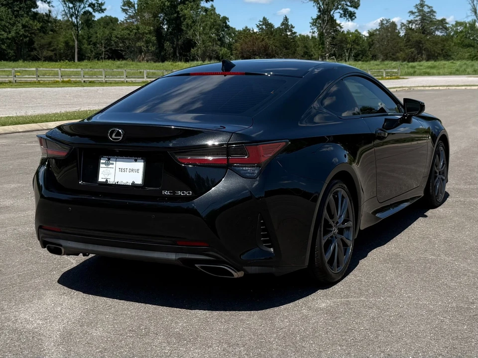 2022 Lexus RC - Image 3 of 31