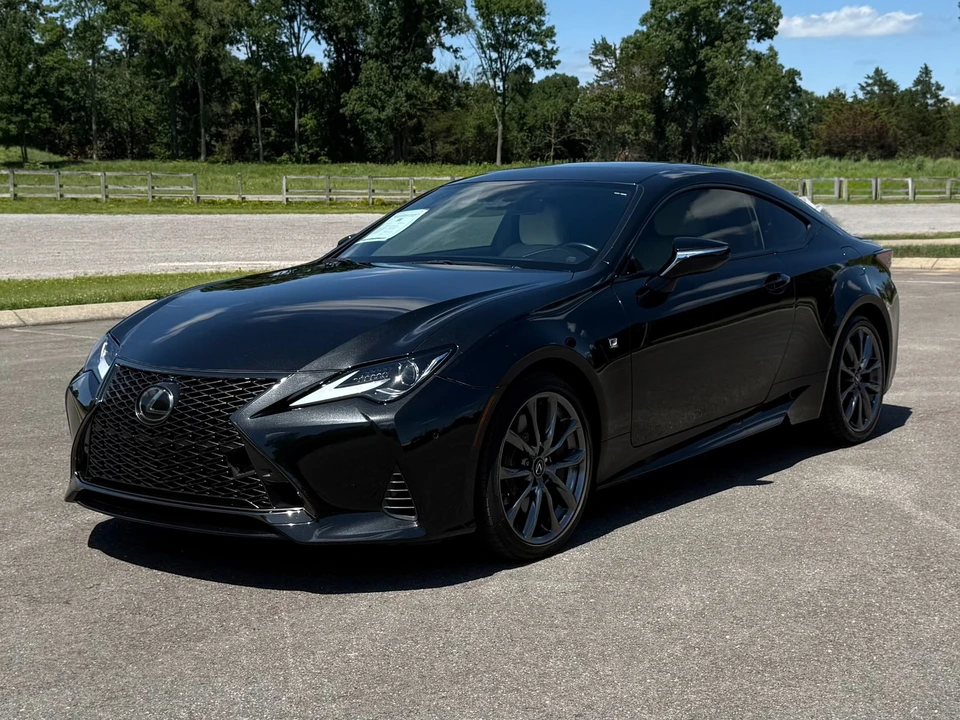 2022 Lexus RC - Image 2 of 31