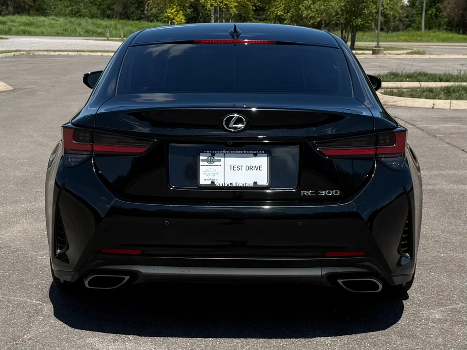 2022 Lexus RC - Image 6 of 31