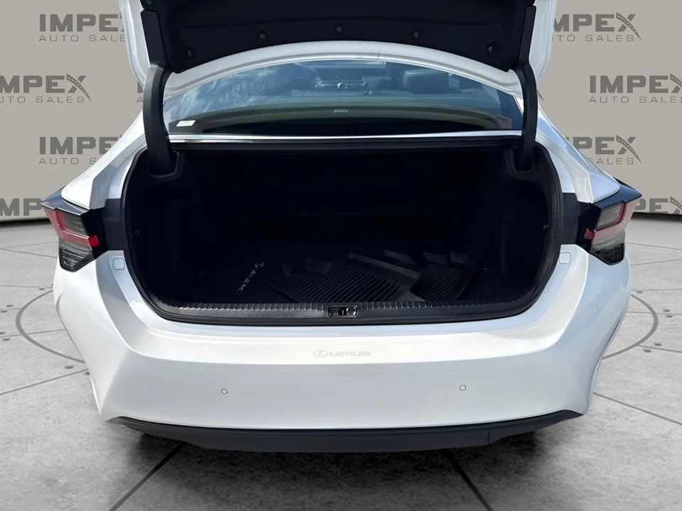 2022 Lexus RC - Image 19 of 24